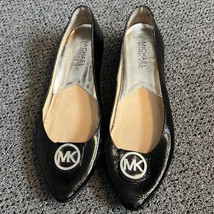 Adorable flats by Michael Kors. Size 9
